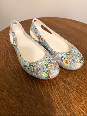 CROCS Vera Bradley Floral Slip-On Ballet Flats, size 9